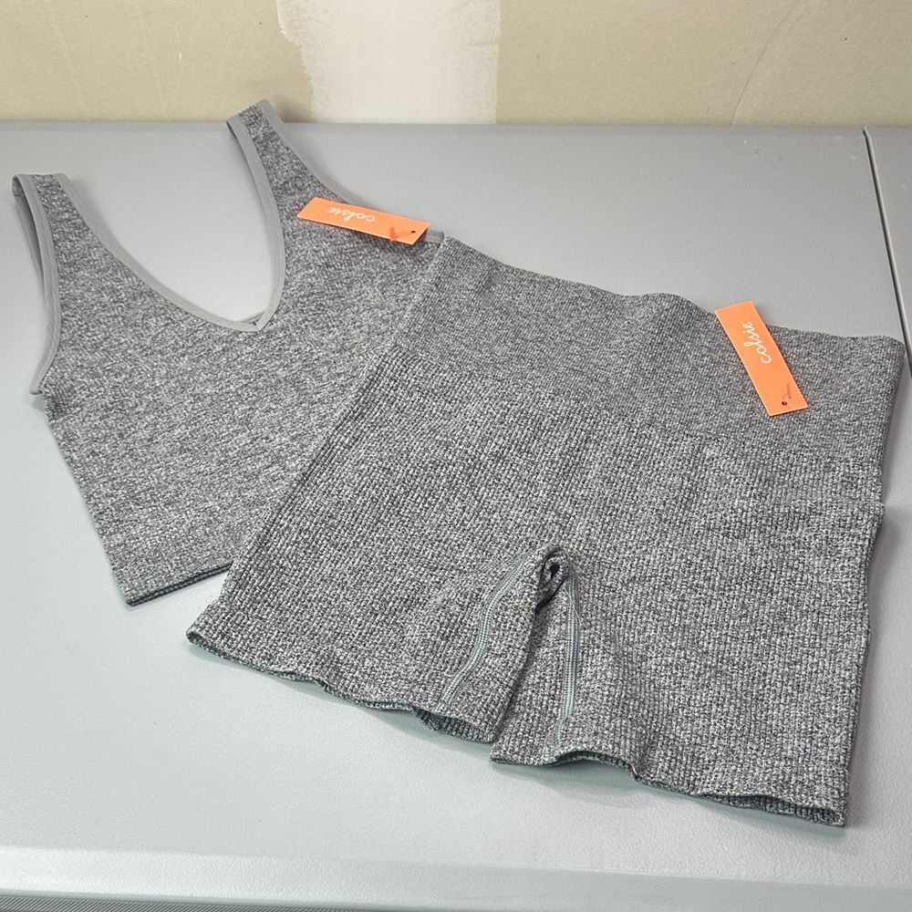 Colsie Heather Gray Ribbed V-Neck Lounge Tank & Shorts‎ Set